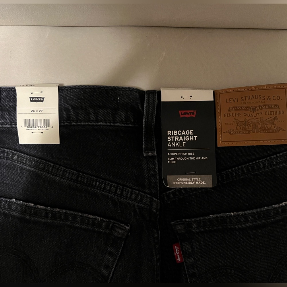 NWT Levi’s Ribcage Straight Ankle
